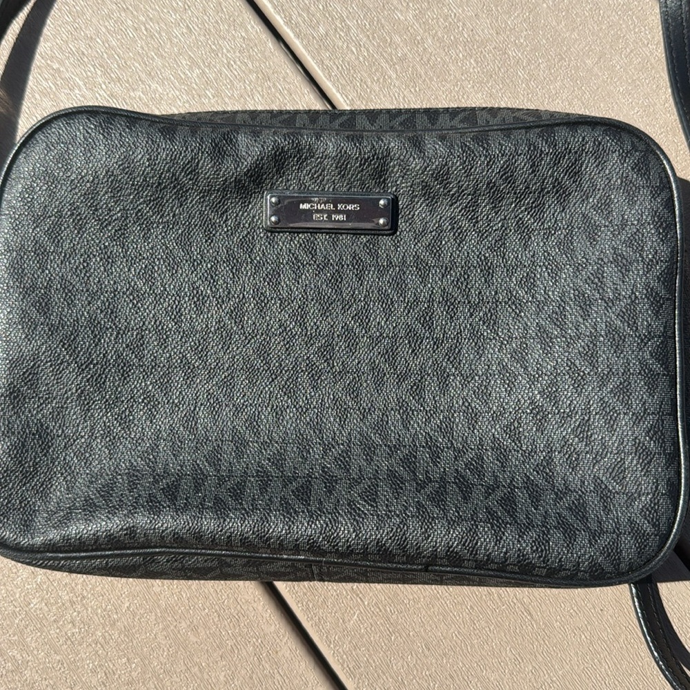 Michael Kors Cross Body. Bag